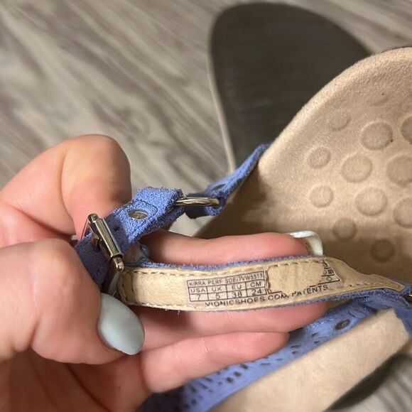 ✨VIONIC KIRRA SUEDE PERIWINKLE SZ 7 SANDALS✨ - Picture 7 of 8